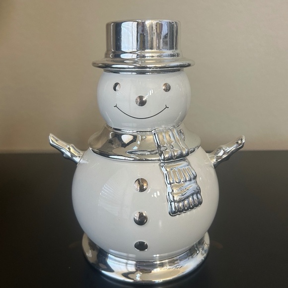 Slatkin & Co. 2008 Evergreen Snowman Candle. NWT - Picture 1 of 9
